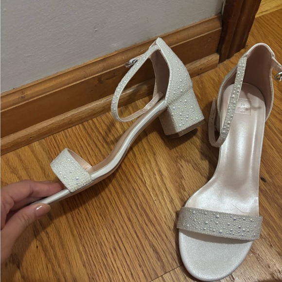 Chic Pearl-Embellished Cream Block Heels - Picture 1 of 3